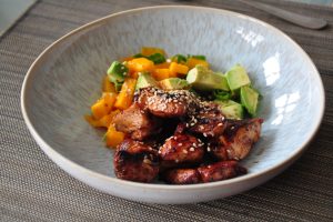 Miso-Huhn Mango Avocado